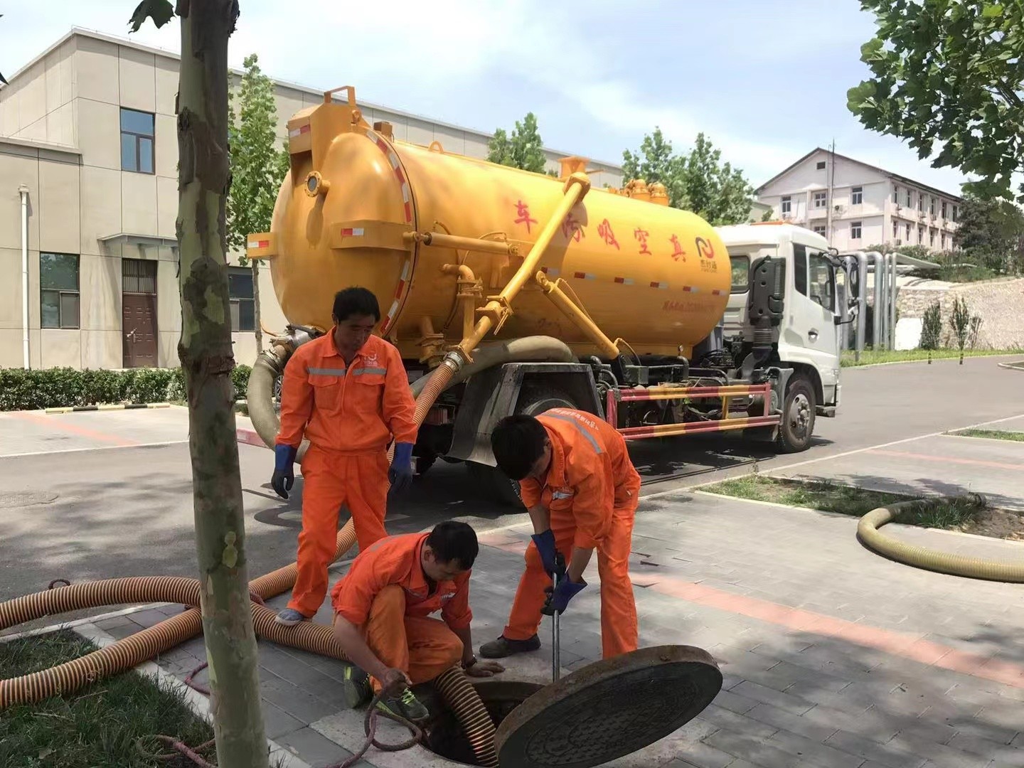 定结化粪池清理与5-8吨吸粪车施工效率分析
